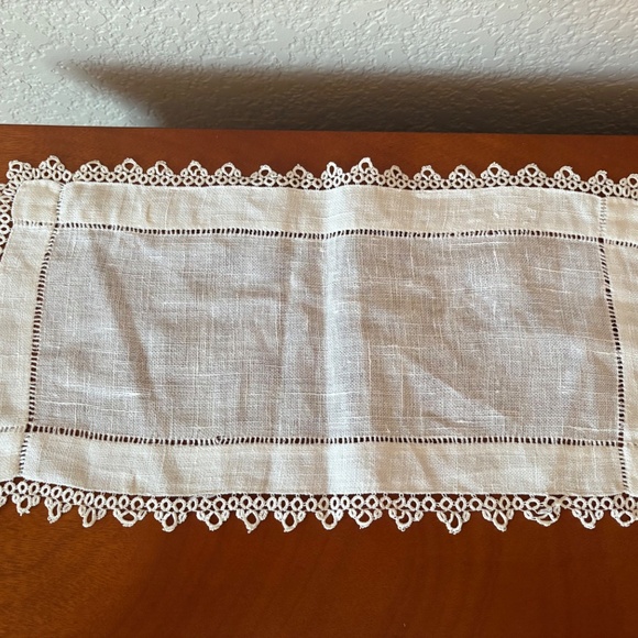 Lot of SIX Lace/Crochet Doilies Table Covers, Mats, Coasters, Protectors - Picture 2 of 7